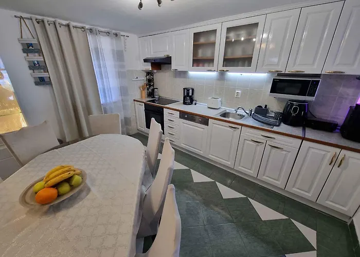 Feriehus In 41882 Jadranovo