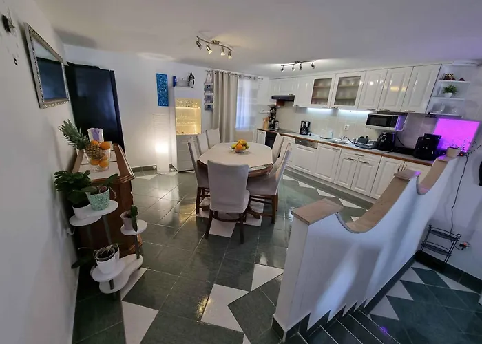 In 41882 * Jadranovo